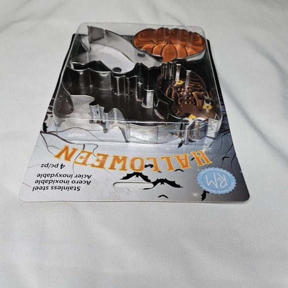 New R&M Halloween Stainless Steel 4 pc Cookie Cutters Set Ghost Owl Pumpkin Bat - Picture 8 of 10